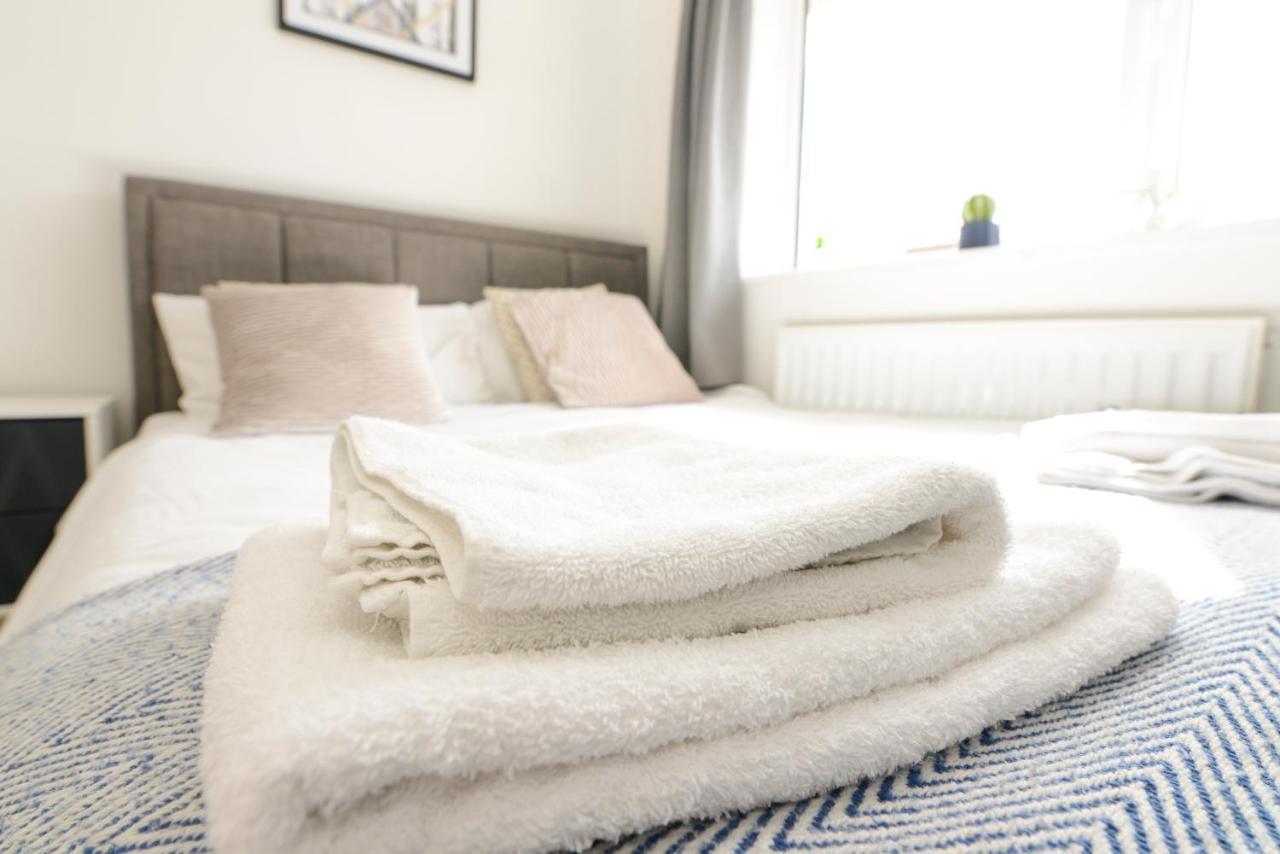Alderton House - Spacious 3 Bed With Parking Nottingham Kültér fotó