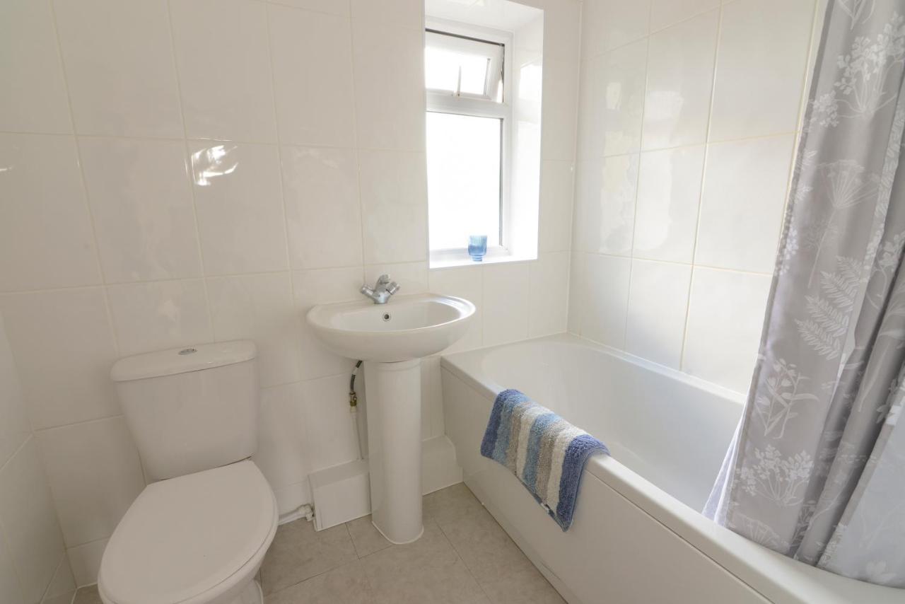 Alderton House - Spacious 3 Bed With Parking Nottingham Kültér fotó