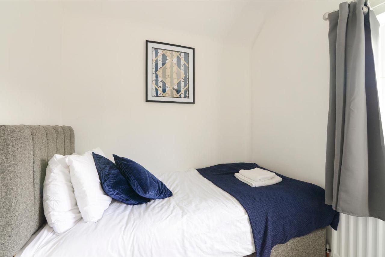 Alderton House - Spacious 3 Bed With Parking Nottingham Kültér fotó