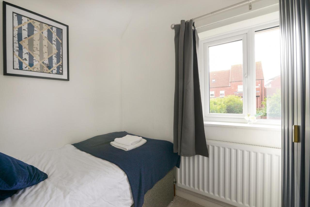 Alderton House - Spacious 3 Bed With Parking Nottingham Kültér fotó